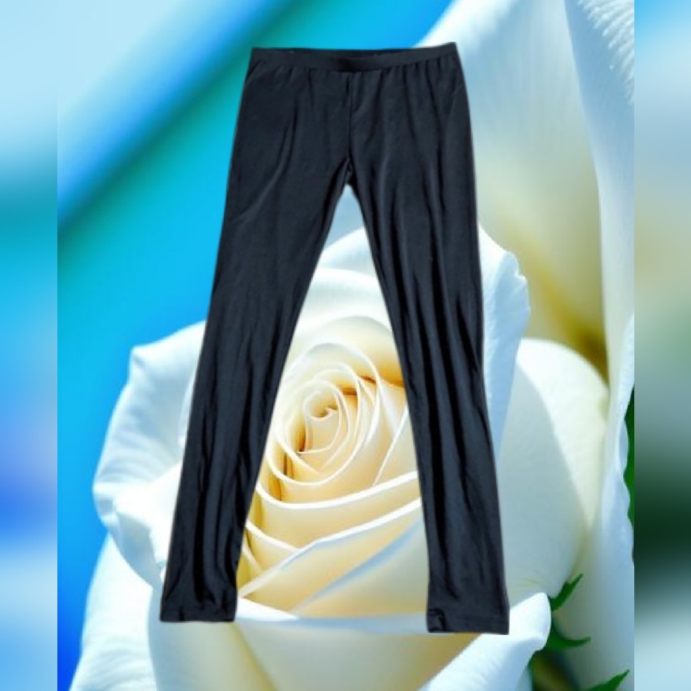 Black 360° air leggings size medium